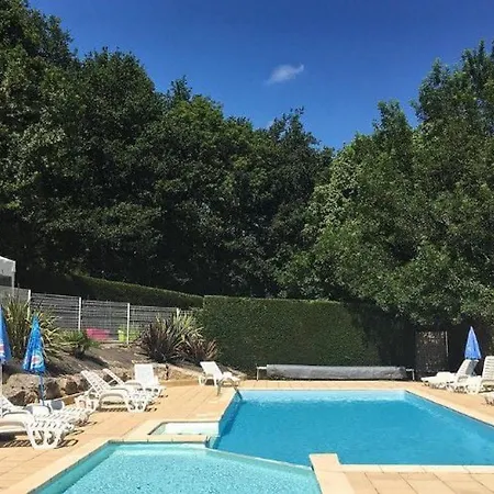 Cosy Avec Terrasse A - Api-1-52-755 * Sauveterre-de-Rouergue