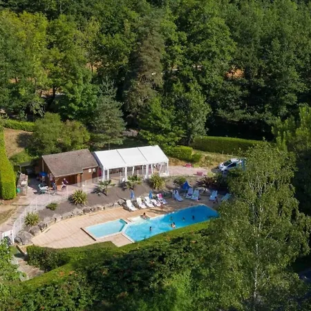 Cosy Avec Terrasse A - Api-1-52-755 Camping Sauveterre-de-Rouergue
