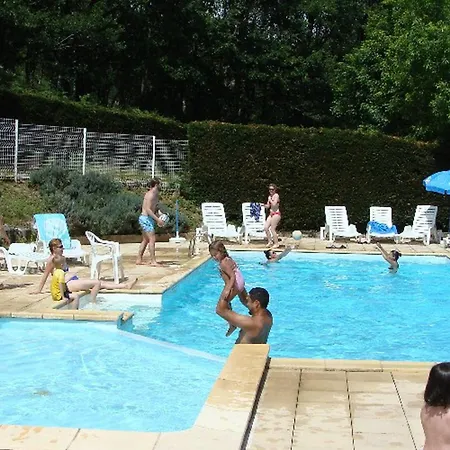 Cosy Avec Terrasse A - Api-1-52-755 Camping Sauveterre-de-Rouergue